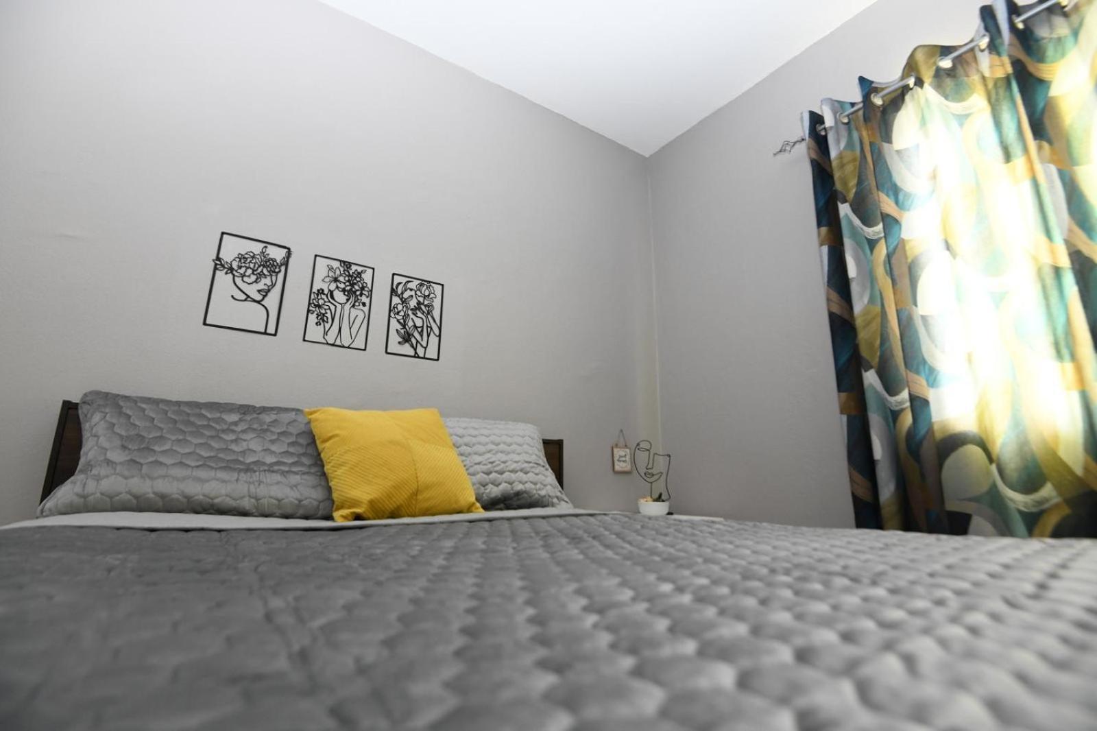 Cozy 2 Bedroom Townhouse In Gated Community, Kgn8 Newly Installed Solar Hot Water System كينغستون المظهر الخارجي الصورة
